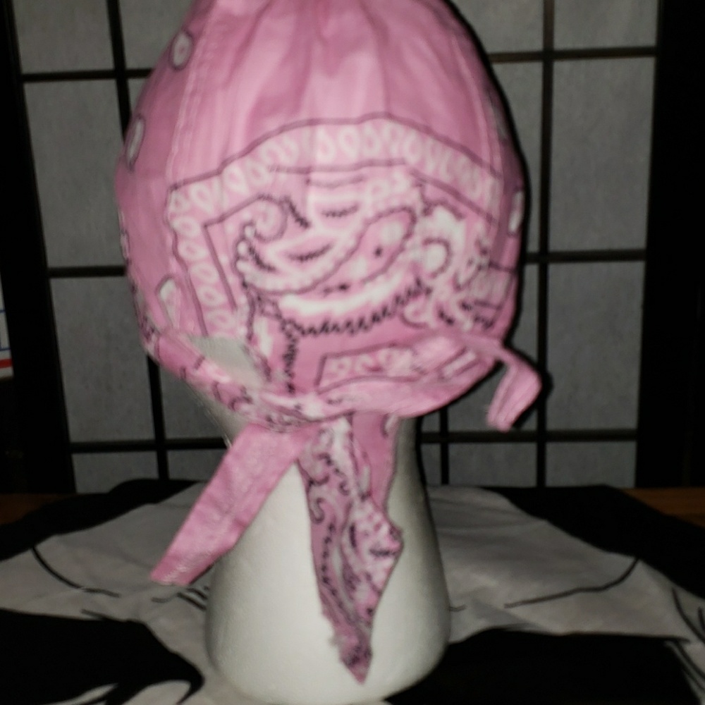 🦇😎 Skull Cap 😎🦇 NWT Pink Beautiful 🖤
